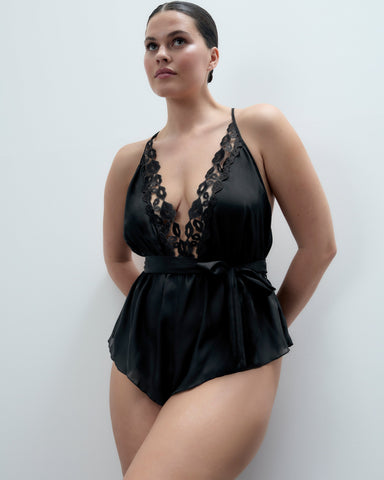 Marian Tutina in Chiffon Ricamato Nera