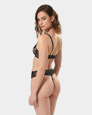 Cassandra Nero